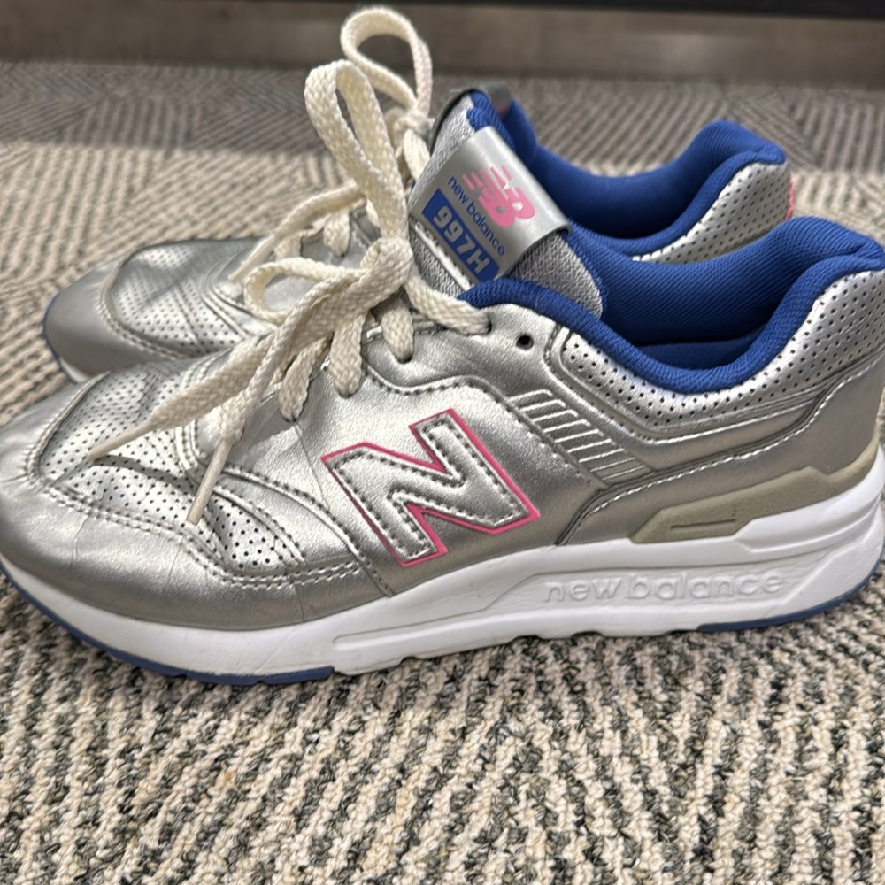 New Balance Silver and Pink Sneakers - Picture 2 of 2